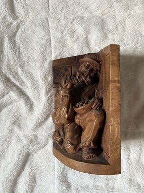 Hand-Carved Wooden Book Catcher - Rustic Brown Seated Man